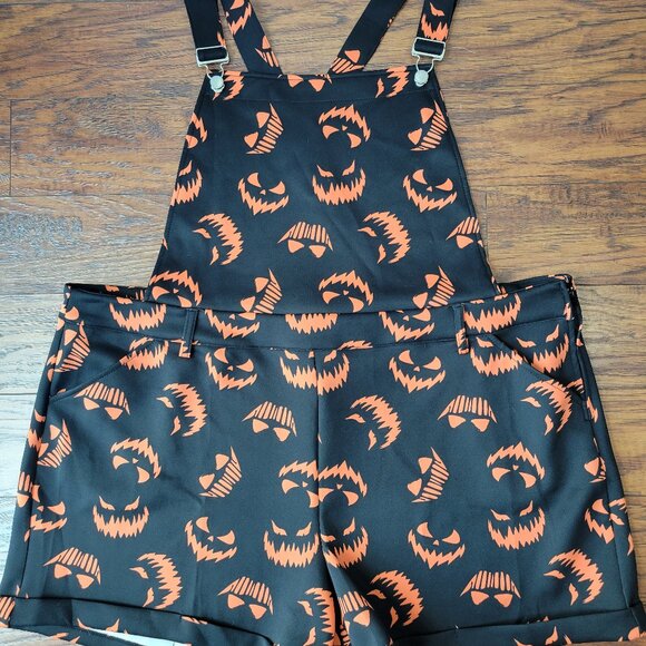 Hot Topic Pants - HOT TOPIC Black Orange Jack-O-Lantern Pumpkin Face Scuba Shortalls sz 3 NWT Punk